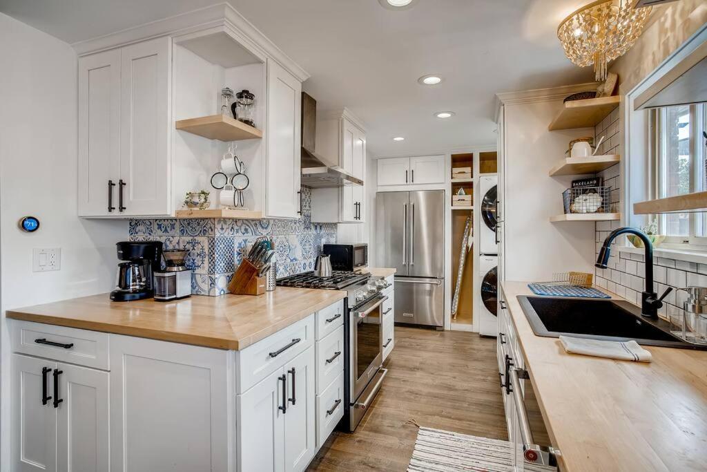 Family Townhome Near Mountains & Olde Town Arvada Exterior photo